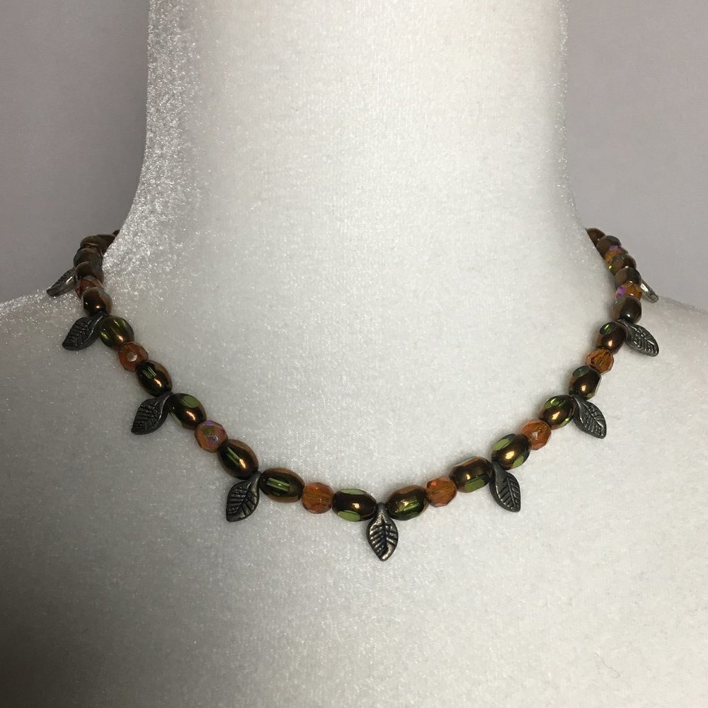 Vintage Beaded Necklace Silver Tone Leaves